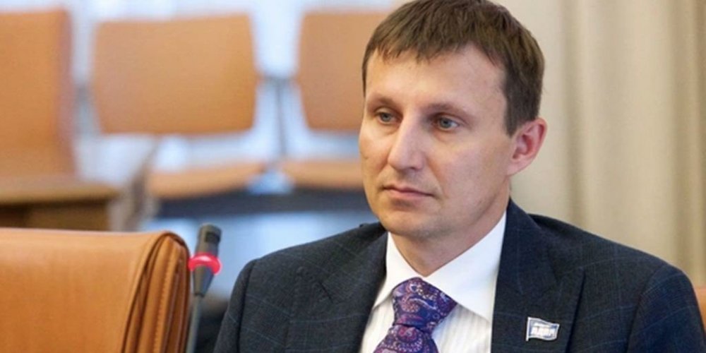 Красноярск хотын парламент дахь ЛДПР бүлэглэлийн удирдагчийг авлига авсан хэргээр баривчилжээ